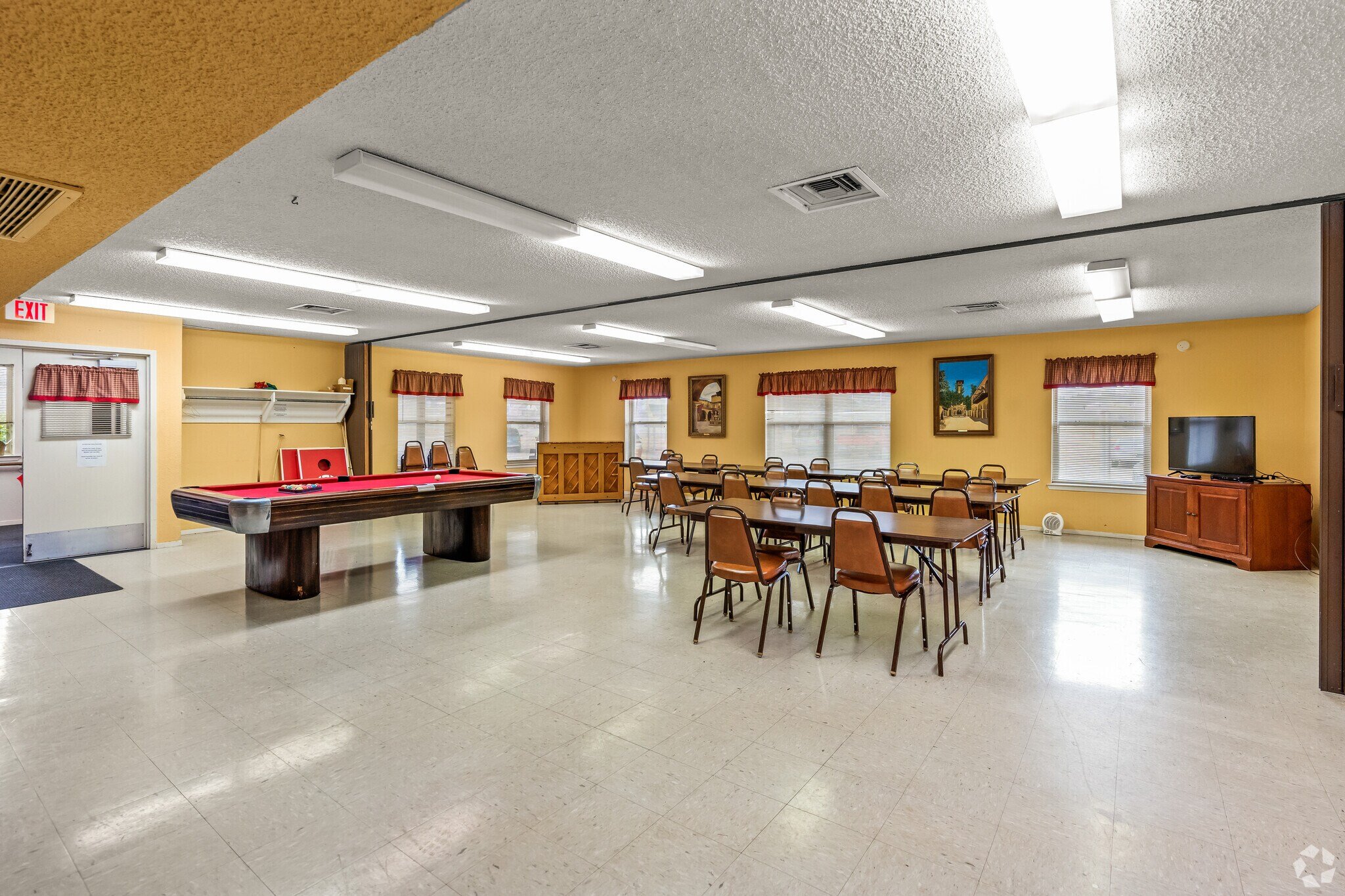 Community Dining/Game Room